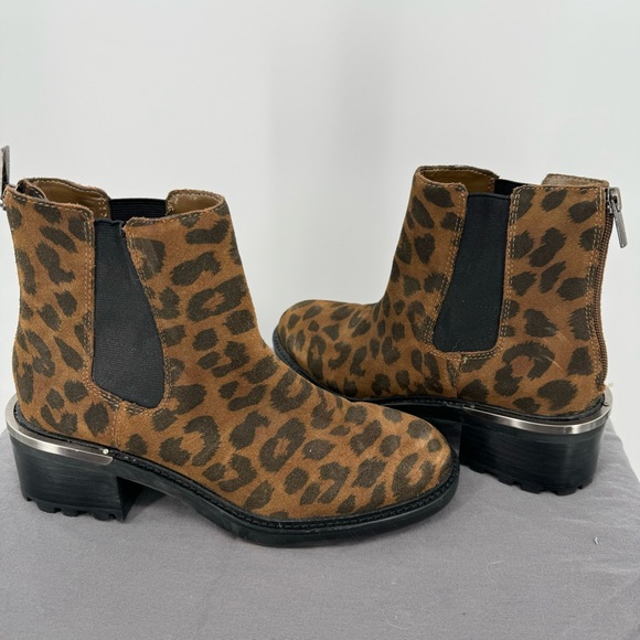 Vince Camuto leopard print Kelivena boots size 7.5 - Picture 3 of 7